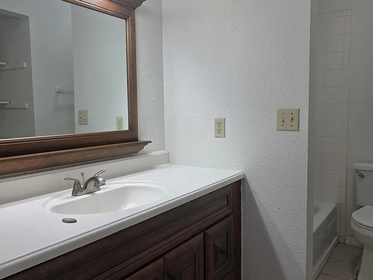 3005 Barkarian Pl — Photo 22