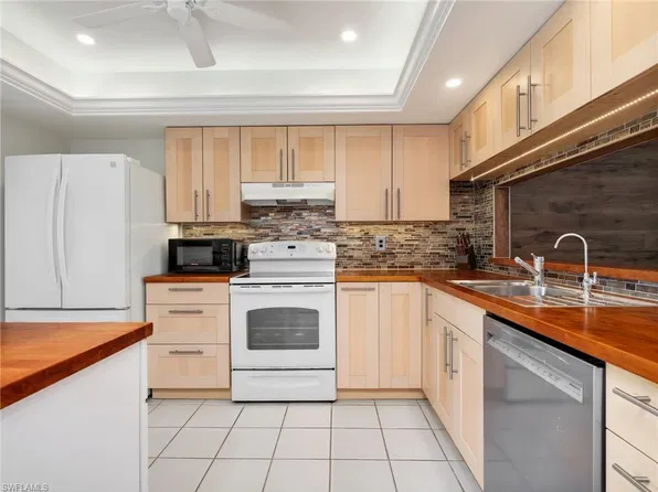 1600 Misty Pines CIR #303, NAPLES, FL 34105