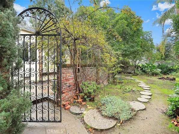 2084 Lilac Ln, Glendale, CA 91206