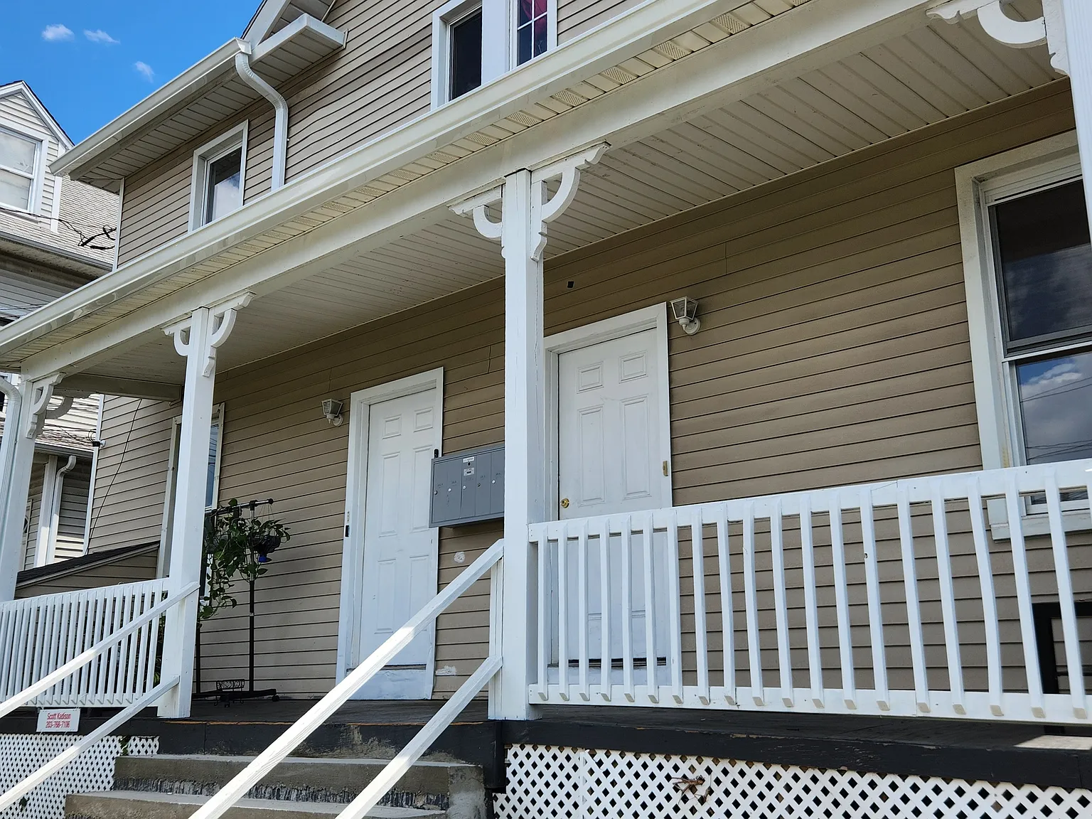 2 bed, 800 sqft, $2,100 — Photo 1