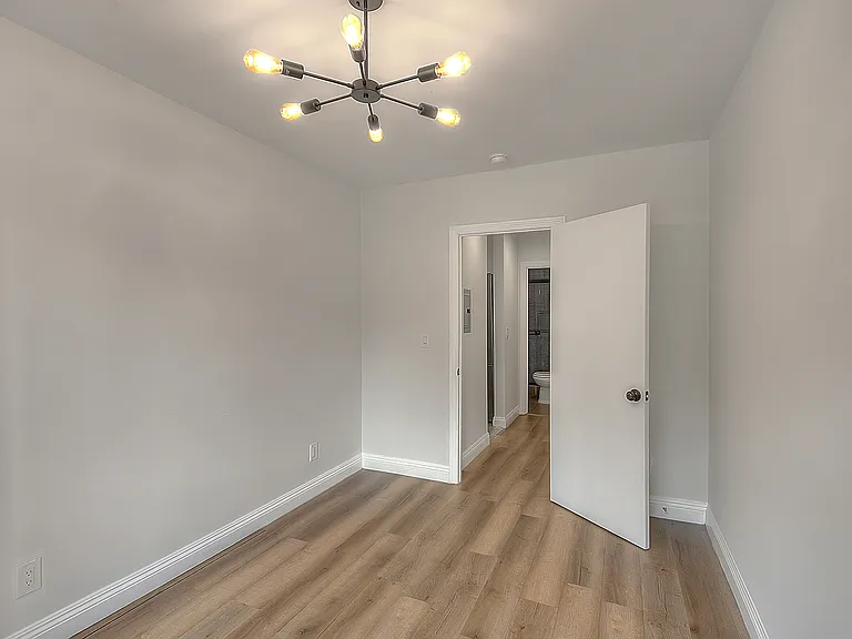 2830 S Sepulveda — Photo 27