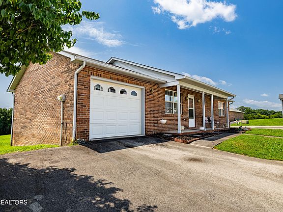 4th image of 2354 Governors Ct