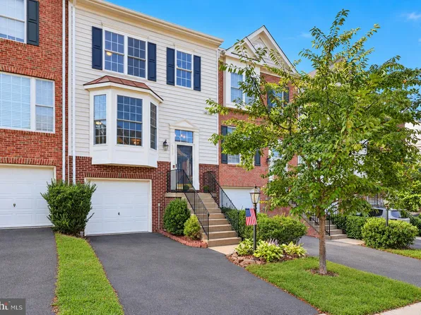 9818 Cheshire Ridge Cir, Manassas, VA 20110