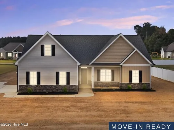 102 Chester Place, Pikeville, NC 27863