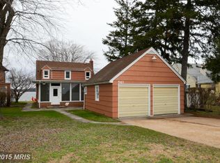 561 Broadwater Rd, Arnold, MD 21012