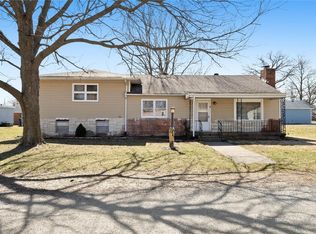 7 W Cedar St, New Baden, IL 62265