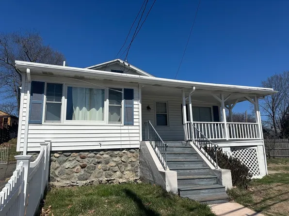 87 Hardy Pond Rd, Waltham, MA 02451