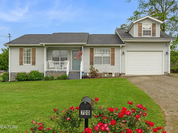 700 Crestwood Dr, Clinton, TN 37716