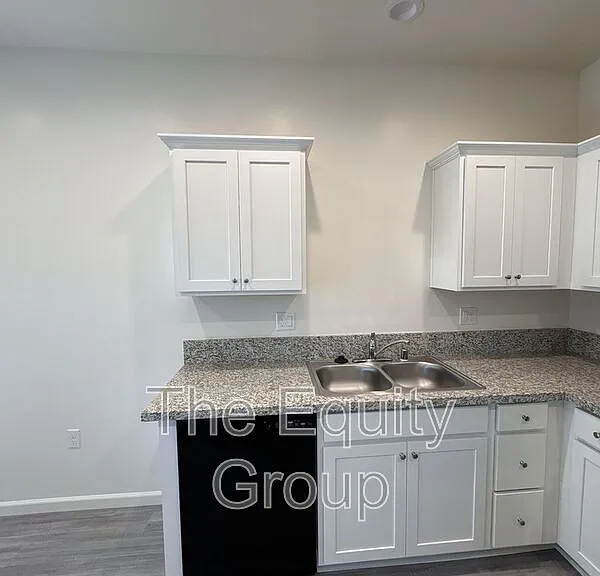 723 S Pinkham #101 — Photo 11