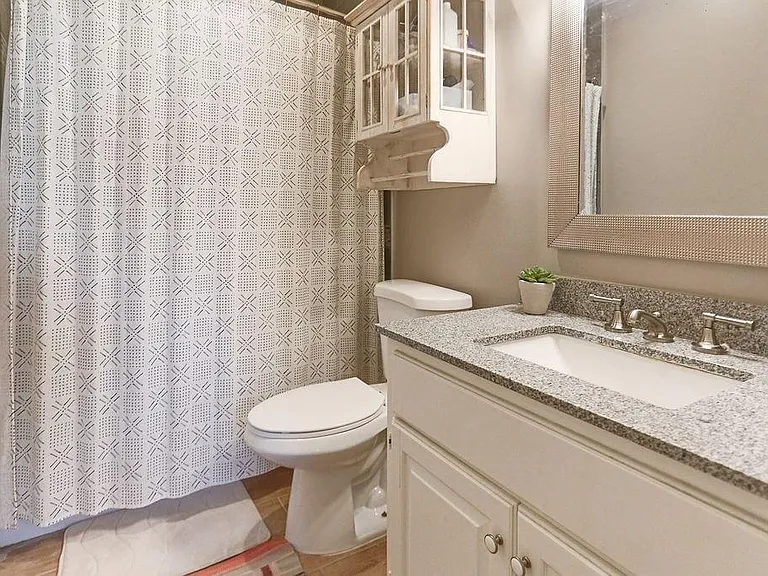 1307 Kinney Ave #121 — Photo 7