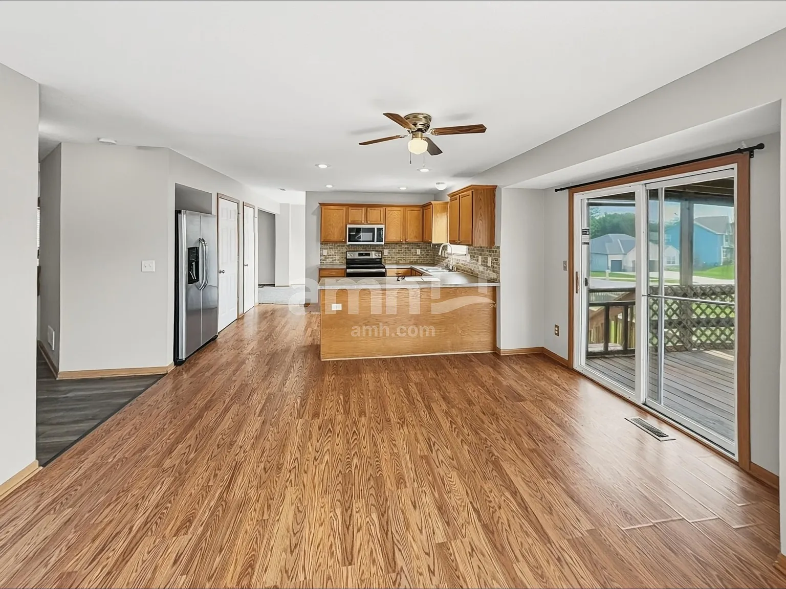 4 bed, 2.5 bath, 2602 sqft, $2,410 — Photo 4