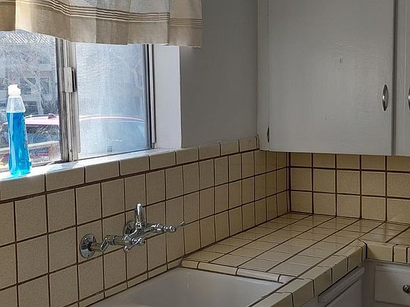 4th image of 2304 Marian Pl