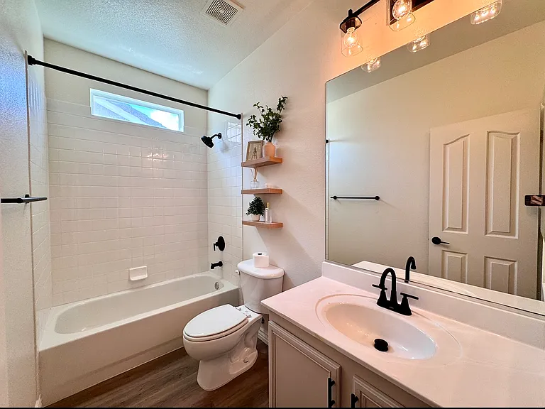 1529 Tillman Falls Ave — Photo 13