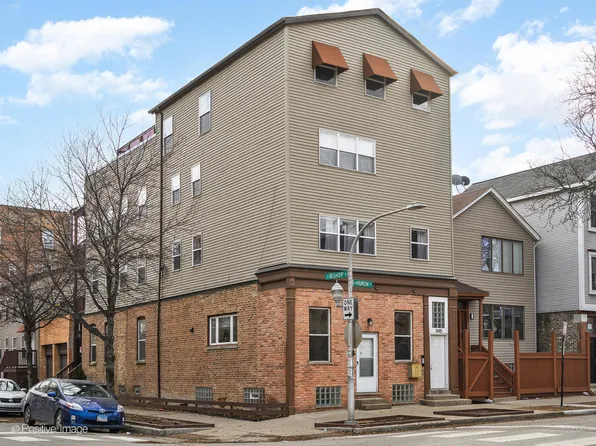 1445 W Huron St APT 1, Chicago, IL 60642