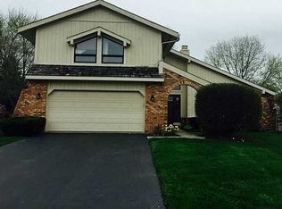 2261 Heatherview Dr, Maumee, OH 43537