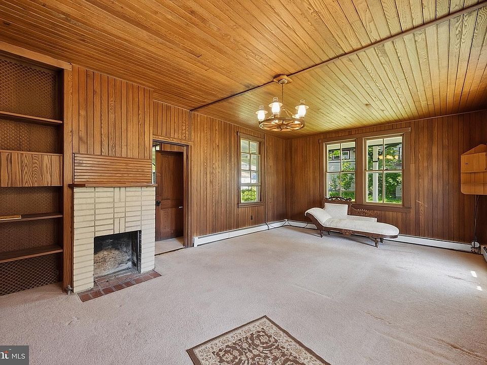 1st image of 106G Mountain Rd
