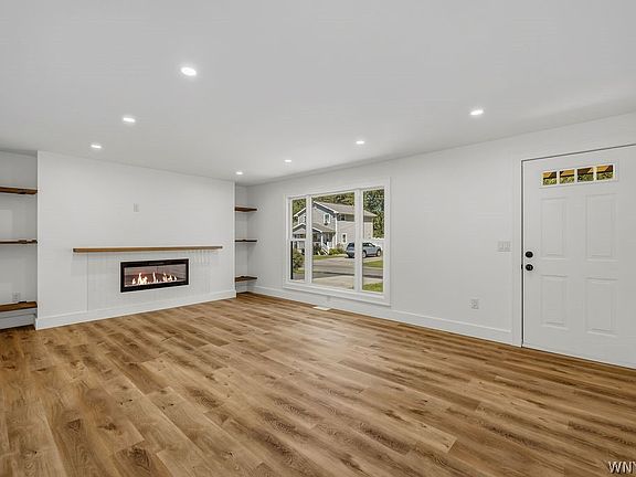 5th image of 133 Pulaski St
