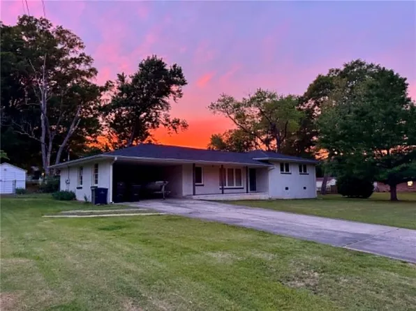104 Meadow Ln, Cartersville, GA 30120