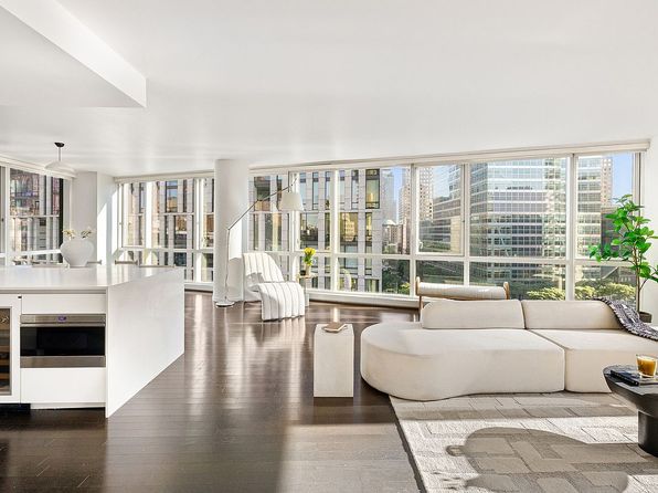 200 Chambers St APT 10A, New York, NY 10007