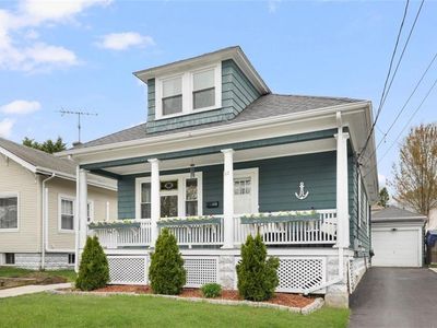 62 Peckham Ave, North Providence, RI, 02908