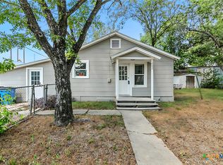 402 Michna St, Seguin, TX 78155