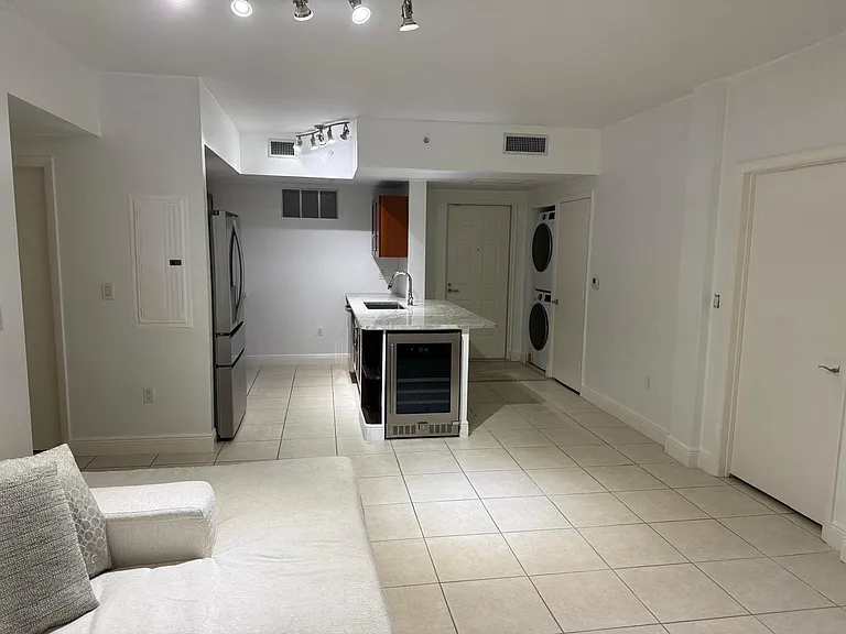 7275 SW 90th Way #G311 — Photo 4