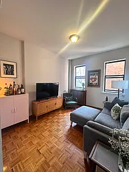 Rented by Aimee Grodanz, LREB