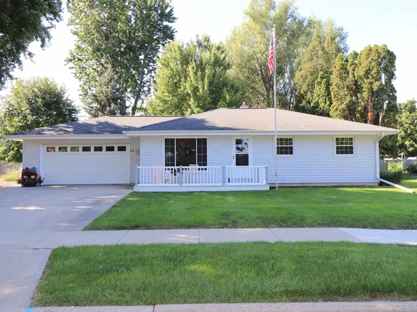 1325 Nicolet St, Janesville, WI 53546