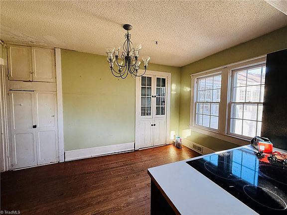 4th image of 1052 S Recreation Rd