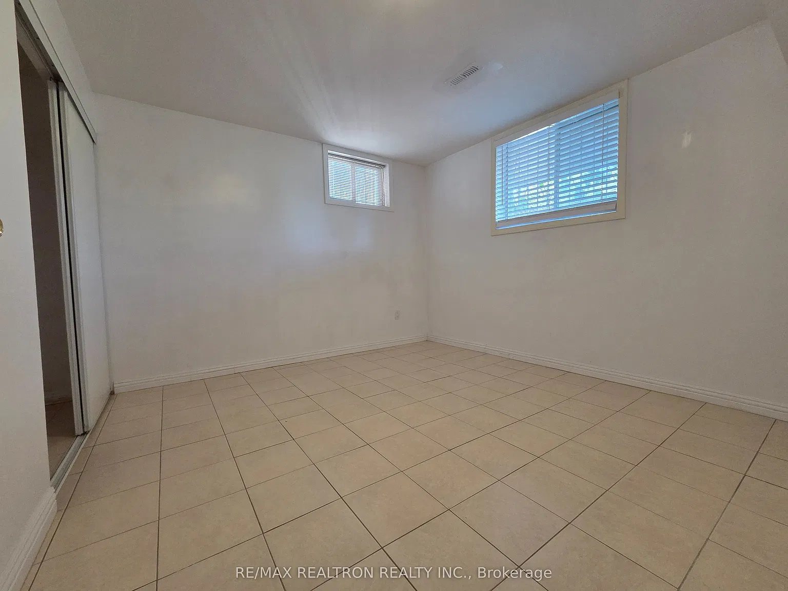 2 bed, $1,300 — Photo 4