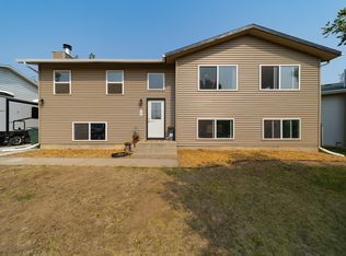 207 Sequoia Dr, Gillette, WY 82718