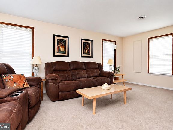 5th image of 3 Andover Ct