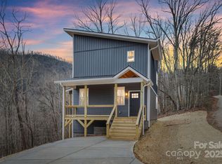 143 Blossom Rdg, Leicester, NC 28748