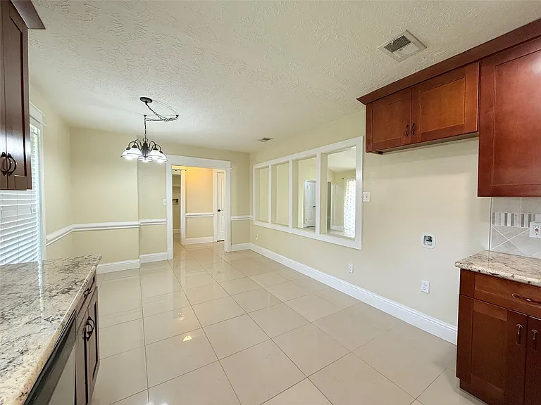 2410 Old Fort Rd — Photo 4