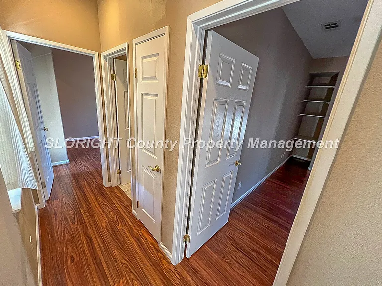 556 Adina Way — Photo 8
