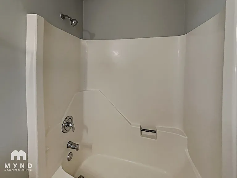 906 Edgehill Dr — Photo 8