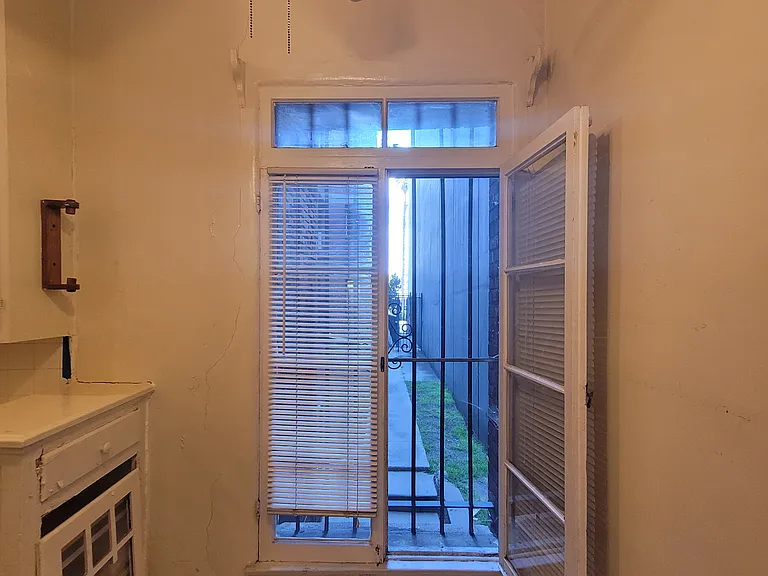657 Cochran — Photo 37
