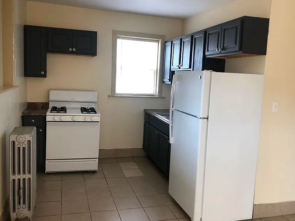 1st image of 5607 W Wabansia Ave