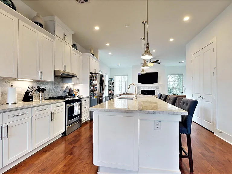 5422 Darling St #C — Photo 8