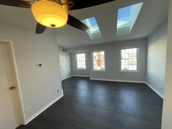 1426 E Wyndham Cir APT 201, Palatine, IL 60074