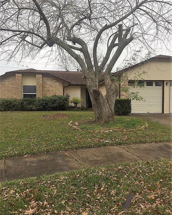1st image of 19935 Windy Nook Dr