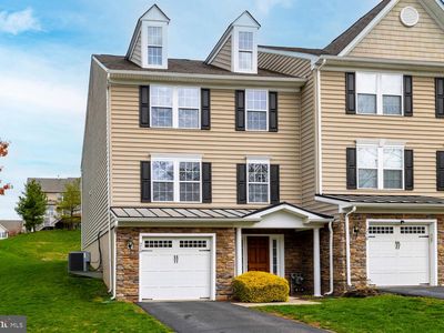 210 Tall Trees Cir, Downingtown, PA, 19335