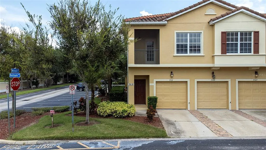 2 bed, 2.0 bath, 1015 sqft, $1,700 — Photo 1