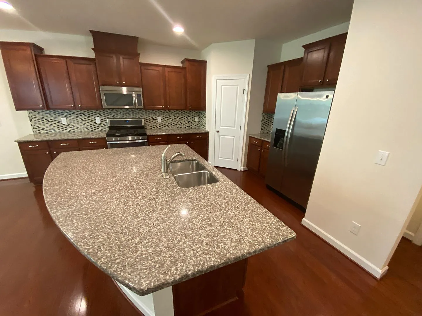 Room in 3 Bedroom Home at Pecan Ridge Dr — Photo 4