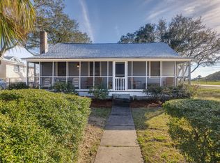 1307 Middle St, Sullivans Island, SC 29482