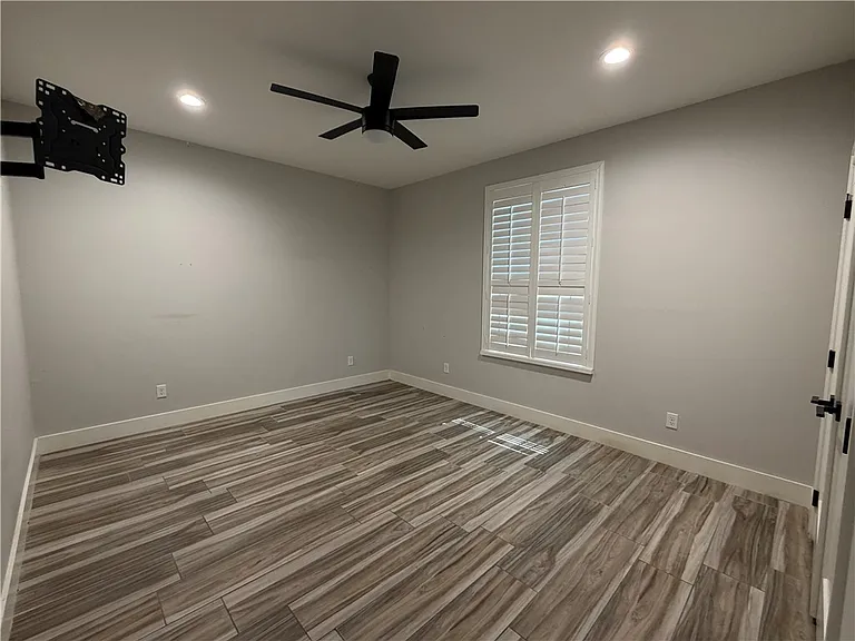 15521 Dyna St — Photo 24