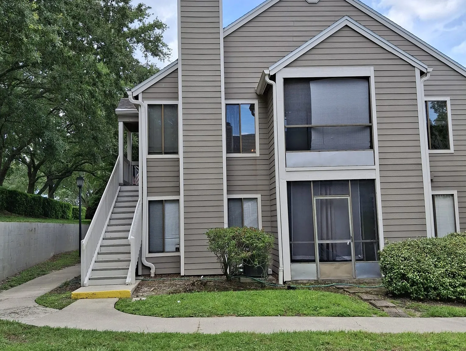 2 bed, 952 sqft, $1,600 — Photo 1