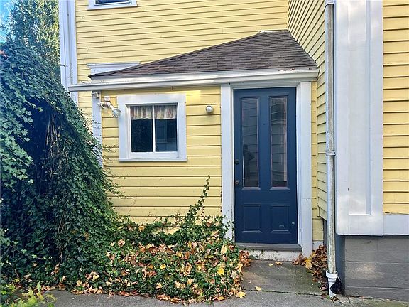 4th image of 260 Hope St