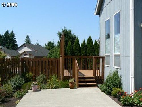 2nd image of 4005 NE 38th St