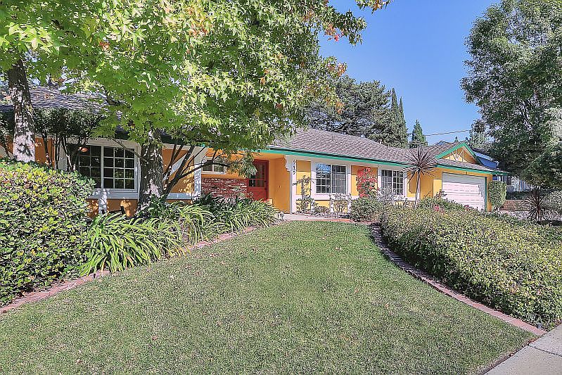 1st image of 949 Uppingham Dr